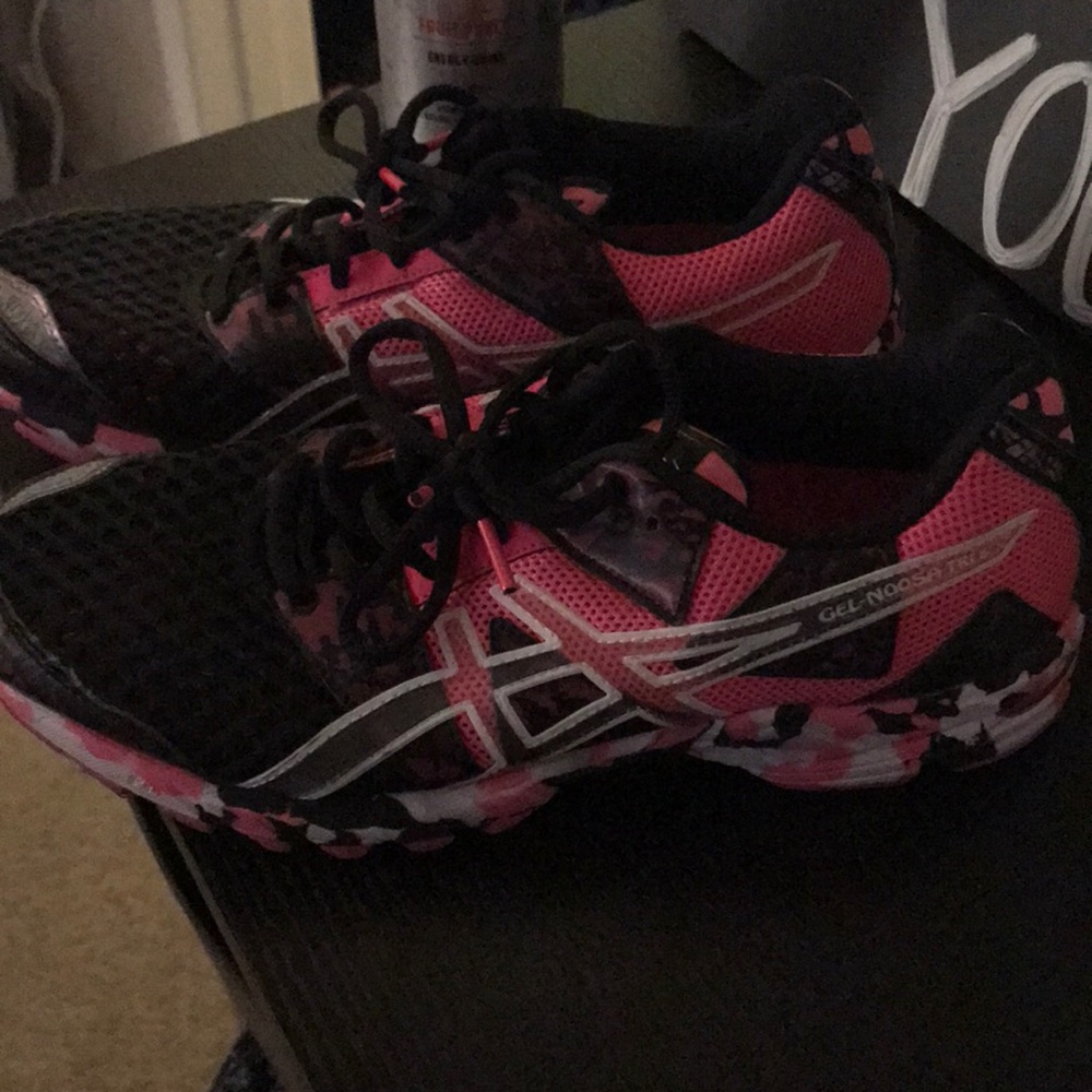 ASICS Sneakers